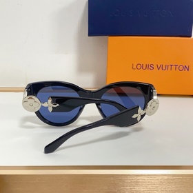 LOUIS VUITTON МОДЕЛЬ： Z2250W РАЗМЕР： 53 x 22 x 135