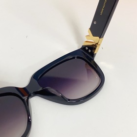 LOUIS VUITTON MOD： Z1762 Размер： 53 x 18 x 140