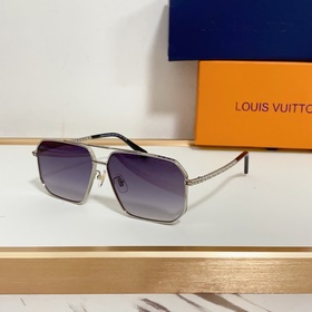 LOUIS VUITTON MOD： Z1301 Размер： 62 x 12 x 45