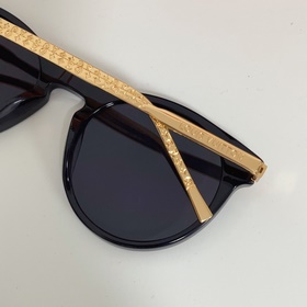 LOUIS VUITTON MOD： Z1669E Размер： 52 x 21 x 140