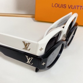 LOUIS VUITTON MOD： Z0662 Размер： 51 x 23 x 145