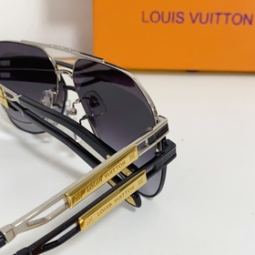 LOUIS VUITTON  МОДЕЛЬ： Z1302 Размер： 61 x 14 x 145