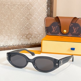 LOUIS VUITTON МОДЕЛЬ： Z0662 РАЗМЕР： 51 x 23 x 145