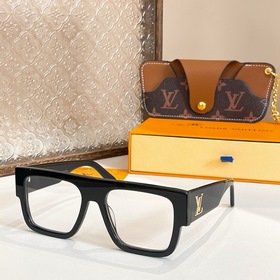 LOUIS VUITTON МОДЕЛЬ： Z2125E РАЗМЕР： 51 x 20 x 145