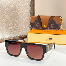 LOUIS VUITTON МОДЕЛЬ： Z2125E РАЗМЕР： 51 x 20 x 145