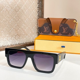 LOUIS VUITTON МОДЕЛЬ： Z2125E РАЗМЕР： 51 x 20 x 145