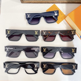 LOUIS VUITTON МОДЕЛЬ： Z2125E РАЗМЕР： 51 x 20 x 145