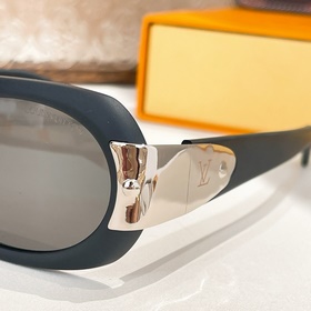 LOUIS VUITTON МОДЕЛЬ： Z2600U РАЗМЕР： 55х22-140