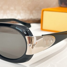 LOUIS VUITTON МОДЕЛЬ： Z2600U РАЗМЕР： 55х22-140
