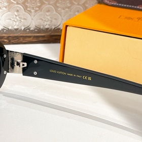 LOUIS VUITTON МОДЕЛЬ： Z2600U РАЗМЕР： 55х22-140