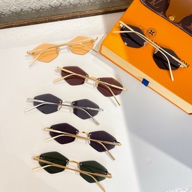 LOUIS VUITTON МОДЕЛЬ： Z2192U РАЗМЕР： 55 x 17 x 145
