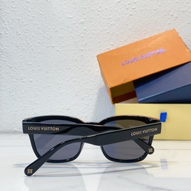 LOUIS VUITTON  МОДЕЛЬ： Z2580U  РАЗМЕР： 55 x 18 x 145