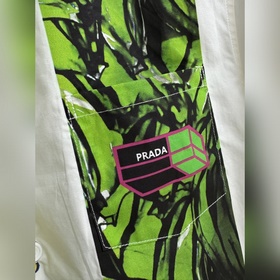 Новая хлопковая рубашка Prada 2025ss с принтом Timecapsule. Яркий