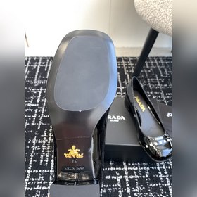 Prada 25ss Ранневесенняя новинка Классические туфли-лодочки с кру