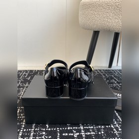 Покупка по доверенности Prada 25ss Ранневесенняя новинка Классич