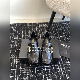 Покупка по доверенности  Prada 25ss Ранневесенняя новинка Класси