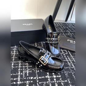 Покупка по доверенности  Prada 25ss Ранневесенняя новинка Класси
