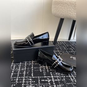 Покупка по доверенности  Prada 25ss Ранневесенняя новинка Класси