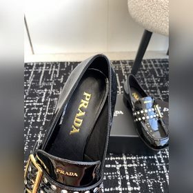 Покупка по доверенности  Prada 25ss Ранневесенняя новинка Класси