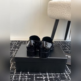Покупка по доверенности  Prada 25ss Ранневесенняя новинка Класси
