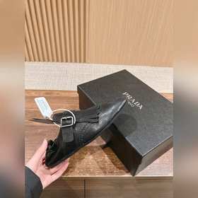 Ретро туфли с бахромой от Prada Популярная модель! Модель с подиу