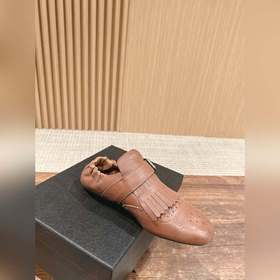 Ретро туфли с бахромой от Prada Популярная модель! Модель с подиу