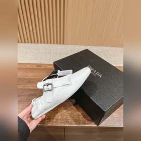 Ретро туфли с бахромой от Prada Популярная модель! Модель с подиу