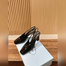 Prada весна-лето новые лакированные туфли на каблуке Оригинальная