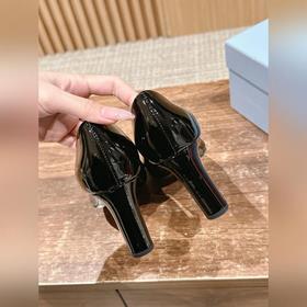 Prada весна-лето новые лакированные туфли на каблуке Оригинальная