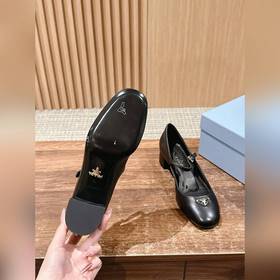 Новая модель женских туфель Prada из кожи Nappa Оригинальная мягк