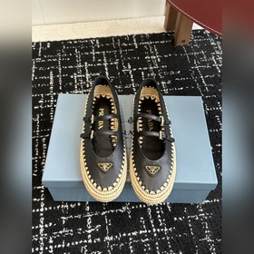 Покупка по доверенности  Prada 25 Новая классическая модель с тр