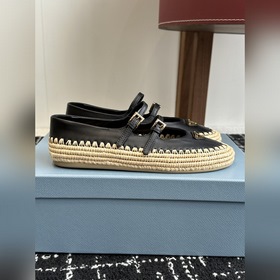 Покупка по доверенности  Prada 25 Новая классическая модель с тр