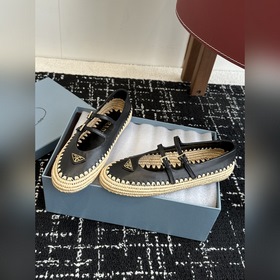 Покупка по доверенности  Prada 25 Новая классическая модель с тр