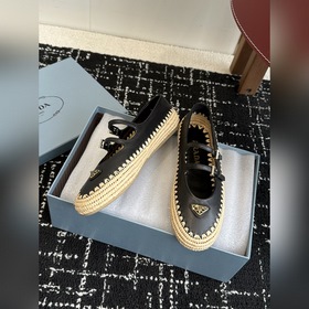 Покупка по доверенности  Prada 25 Новая классическая модель с тр