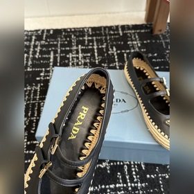 Покупка по доверенности  Prada 25 Новая классическая модель с тр