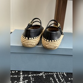 Покупка по доверенности  Prada 25 Новая классическая модель с тр