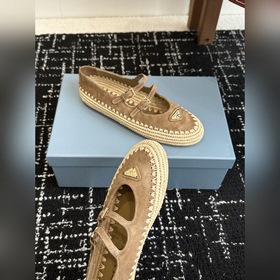 Покупка по доверенности  Prada 25 Новая классическая модель с тр