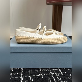 Покупка по доверенности  Prada 25 Новая классическая модель с тр