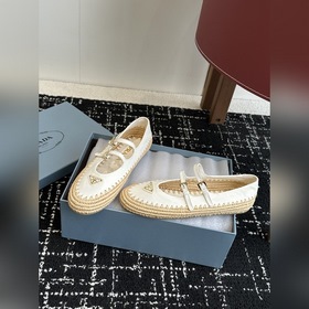 Покупка по доверенности  Prada 25 Новая классическая модель с тр