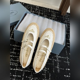 Покупка по доверенности  Prada 25 Новая классическая модель с тр