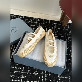 Покупка по доверенности  Prada 25 Новая классическая модель с тр