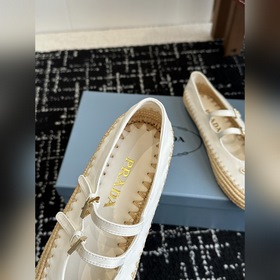 Покупка по доверенности  Prada 25 Новая классическая модель с тр