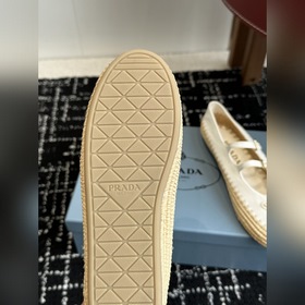 Покупка по доверенности  Prada 25 Новая классическая модель с тр