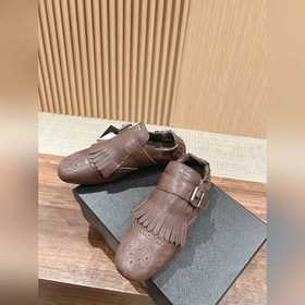 Ретро туфли с бахромой от Prada Популярная модель! Модель с подиу