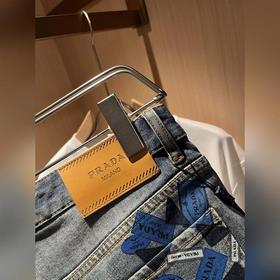PRA*DA Prada весна-лето 2025, новые модели в продаже! Джинсы высо