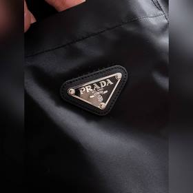 25SS Prada Шорты из ткани с жемчужным узором Эти шорты в стиле «б
