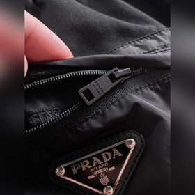 25SS Prada Шорты из ткани с жемчужным узором Эти шорты в стиле ба