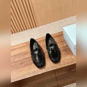 Весенне-летние туфли Prada из морщинистой кожи создают непринужде