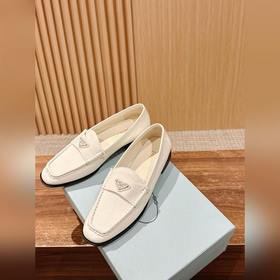 Весенне-летние туфли Prada из морщинистой кожи создают непринужде