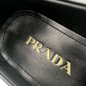 Prada Новая серия мужских кожаных лофей Saffiano Импортная теляч